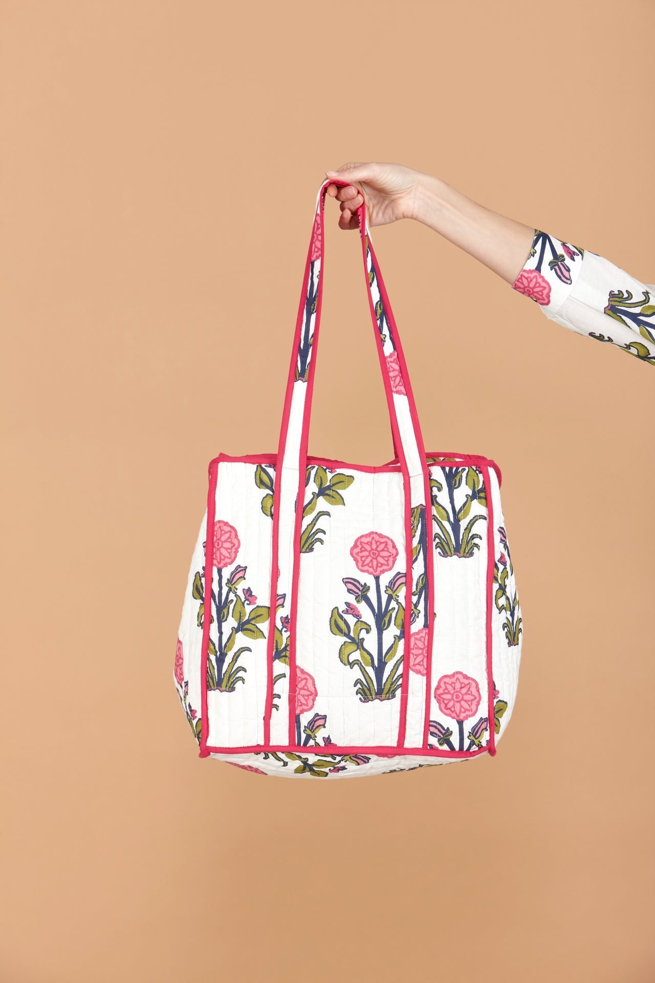 Rosette Bloom Tote Bag inara