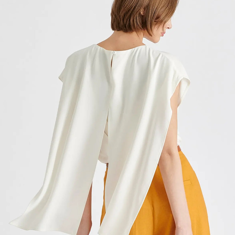 Round Neck Cape Top With Belt Paisie