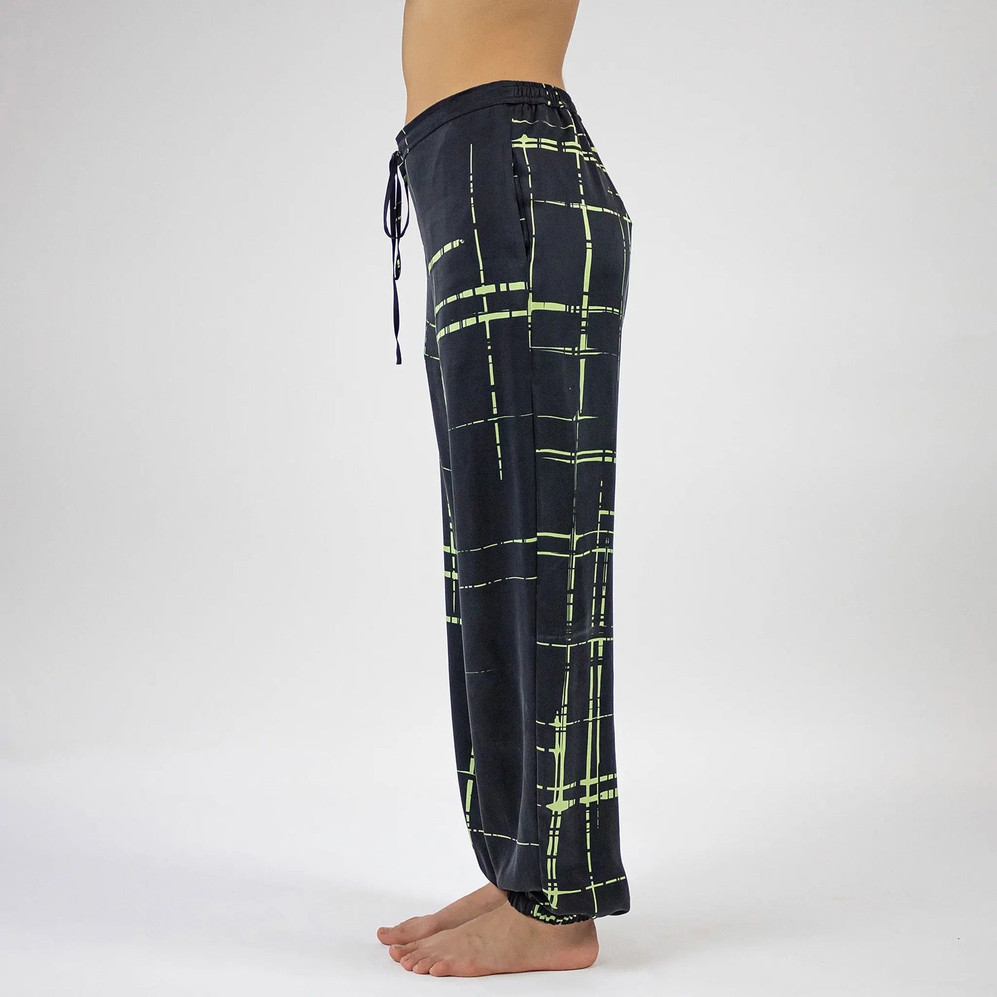 Silk Dreamscape Pants Black Check NOKAYA