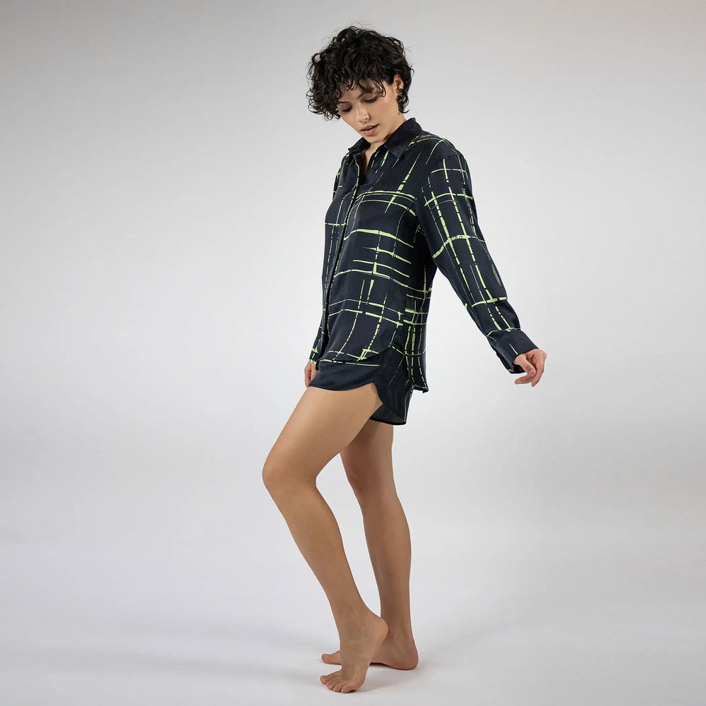Silk Dreamscape Shorts Black Check NOKAYA