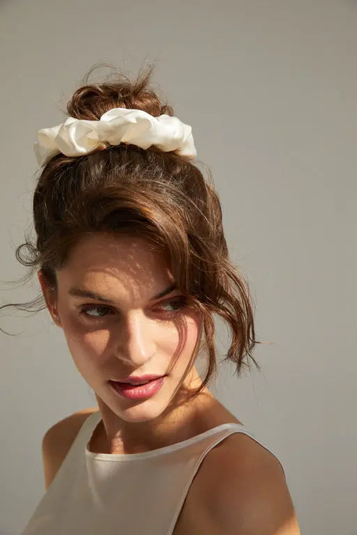 Silk Scrunchie 'Linda' White TEYA