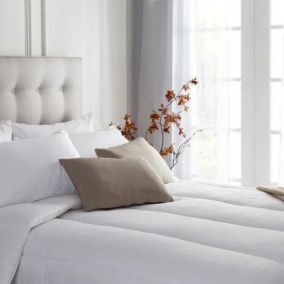 Snuggledown Luxurious Hotel 4.5 Tog Summer Duvet Dunelm