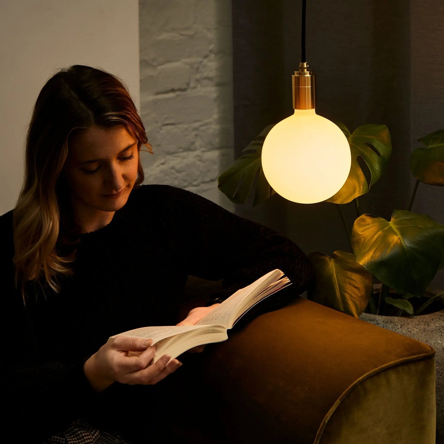 Sphere IV Pendant Light in Oak Tala