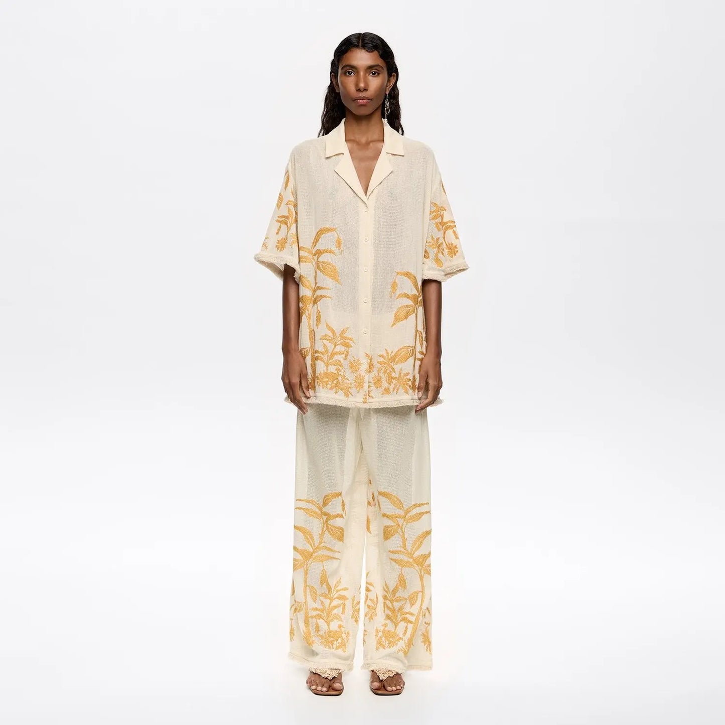 Straight vanilla trousers with embroidery and frayed details Bimba y Lola UK