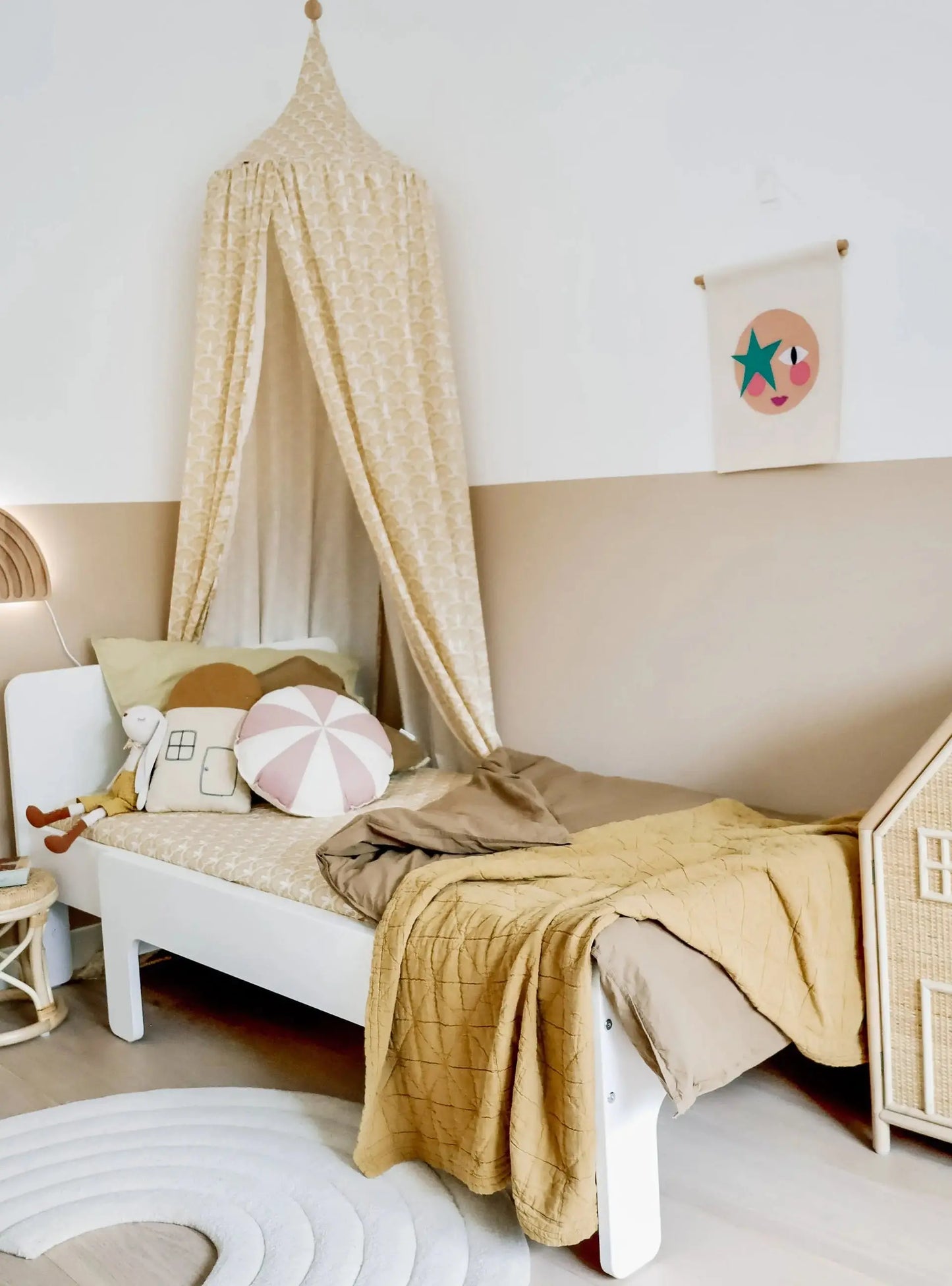 Sunrise Bed Canopy Moozle