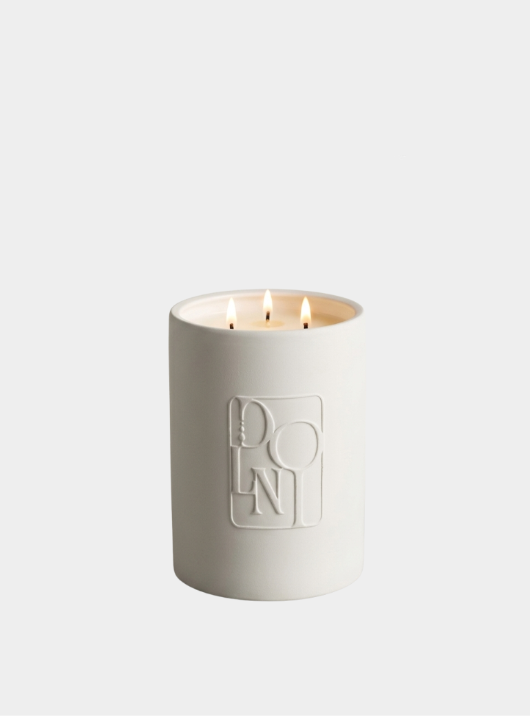 Dolni Large White Ceramic 600g Amber & Patchouli Candle DOLNI