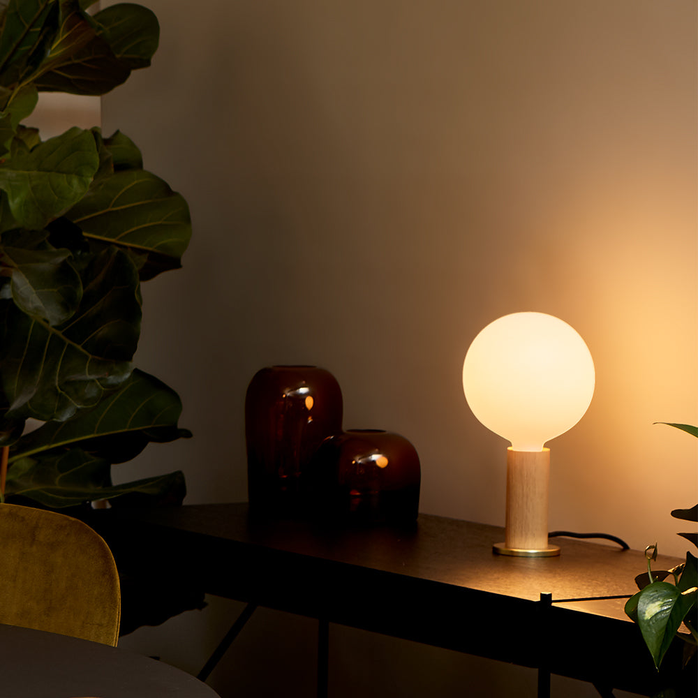 Knuckle Table Lamp in Oak + Sphere IV Tala
