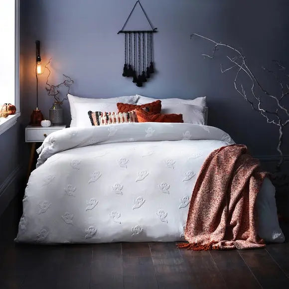 The Linen Yard Ghost Tufted 100% Cotton Duvet Cover and Pillowcase Set Dunelm