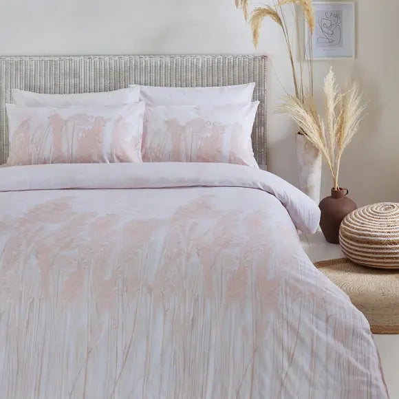 The Linen Yard Pampas Grass Blush 100% Cotton Reversible Duvet Cover and Pillowcase Set Dunelm