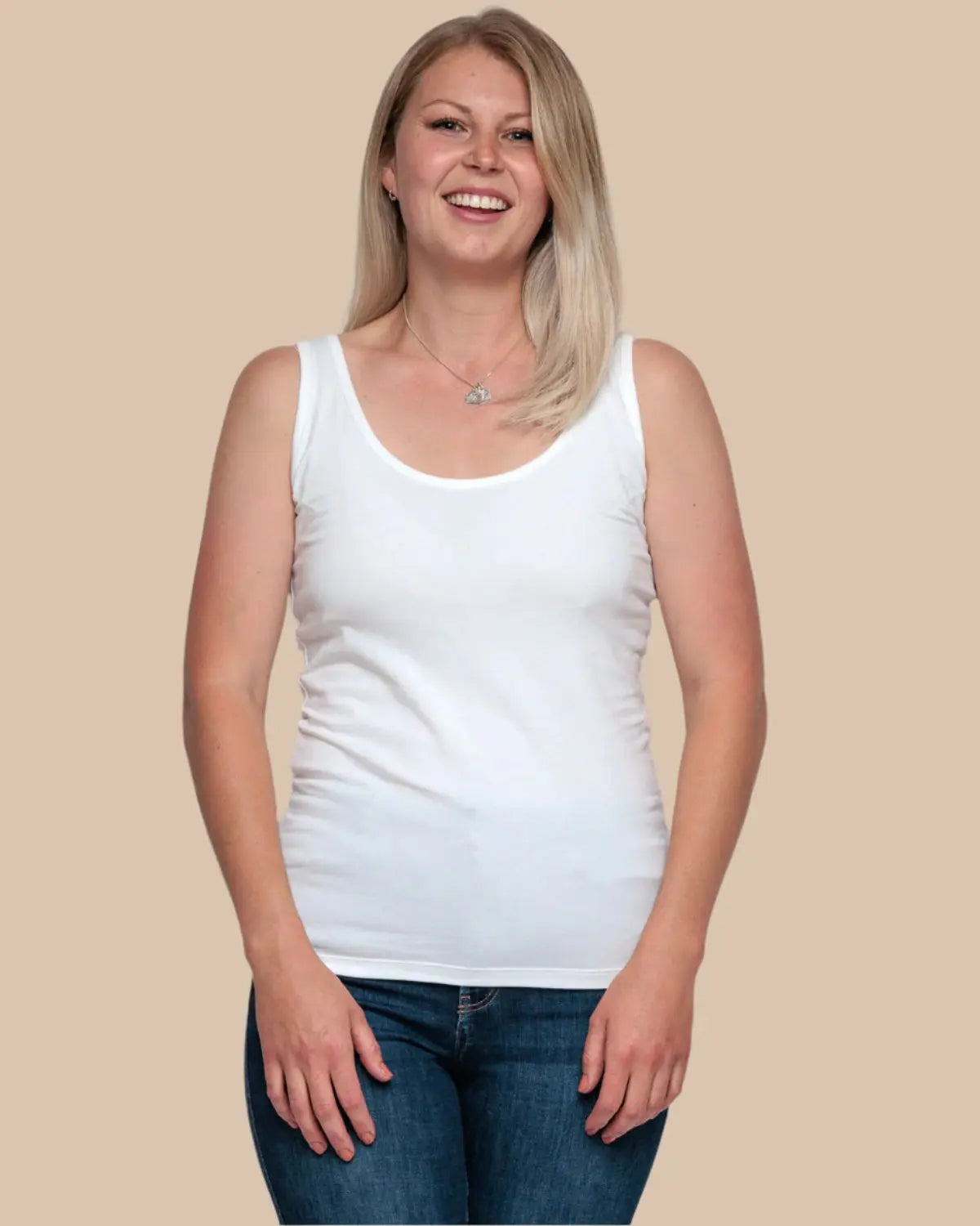 WOMEN'S VEST IN WHITE Bshirt