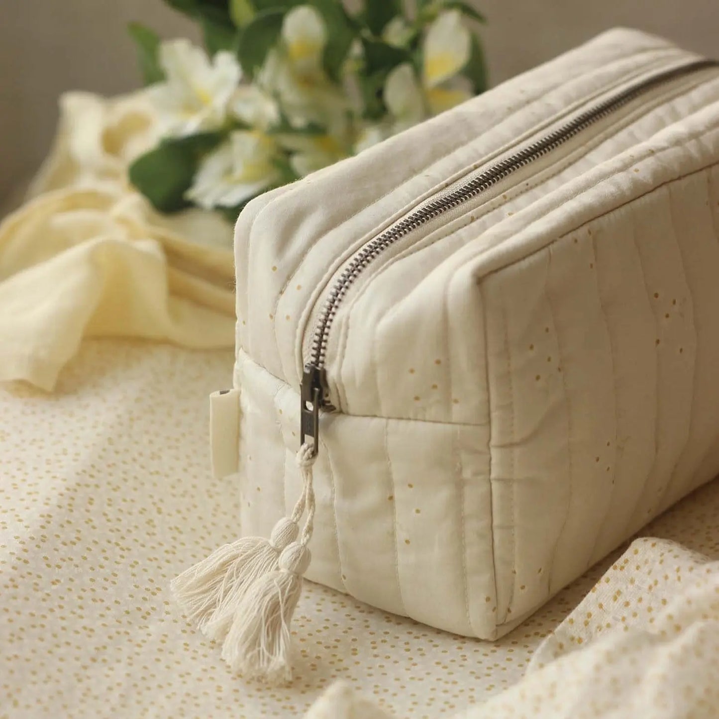 Wash Bag - Wild Chamomile Avery Row
