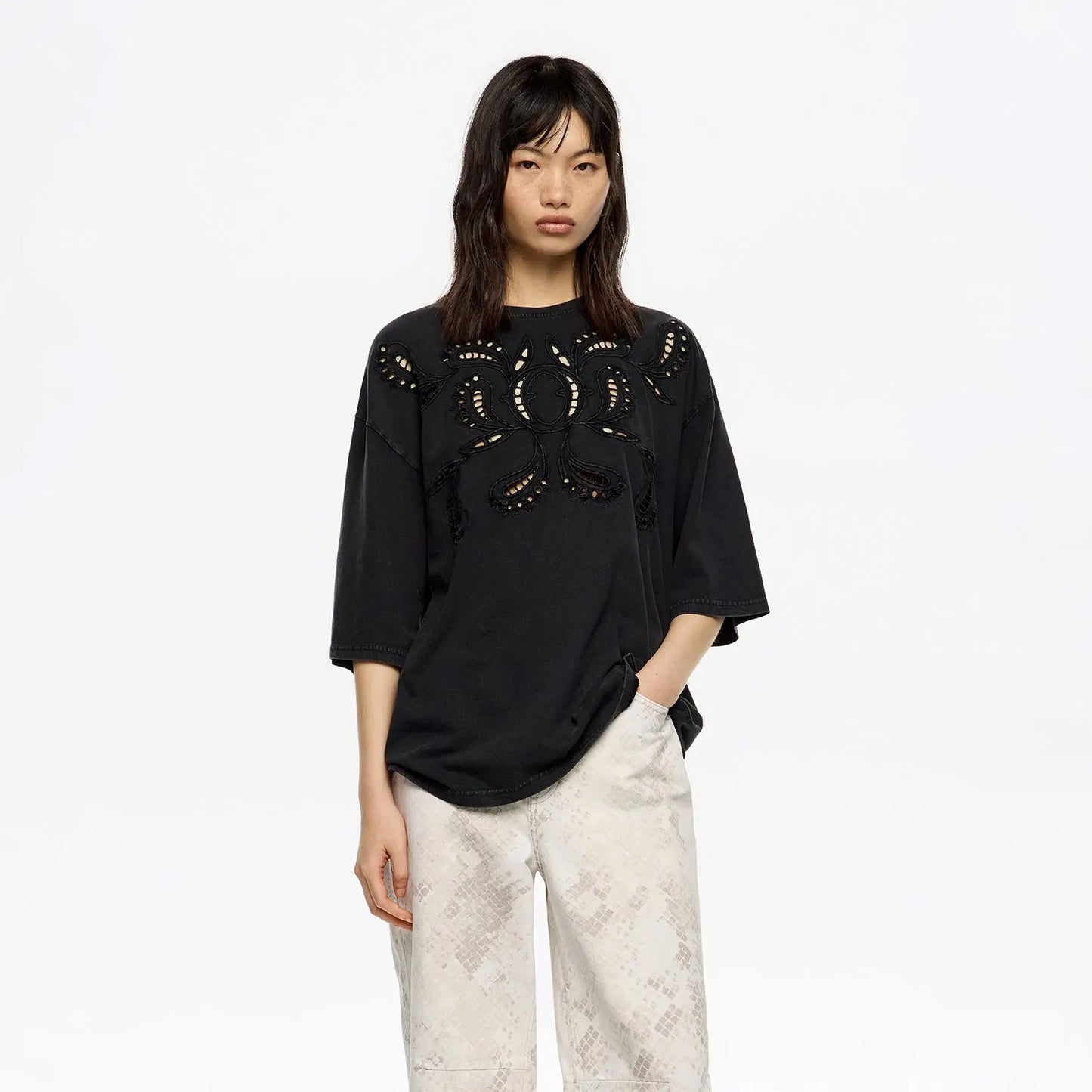 Washed black embroidered T-shirt Bimba y Lola UK