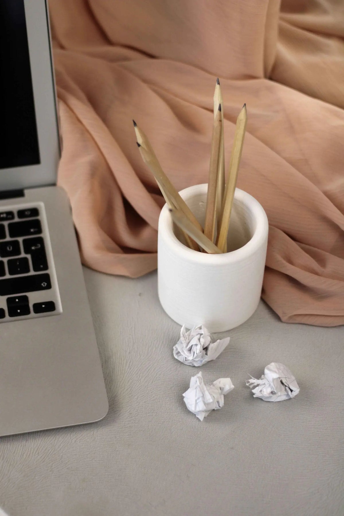 White Concrete Pen-Pencil Holder Gloria Home