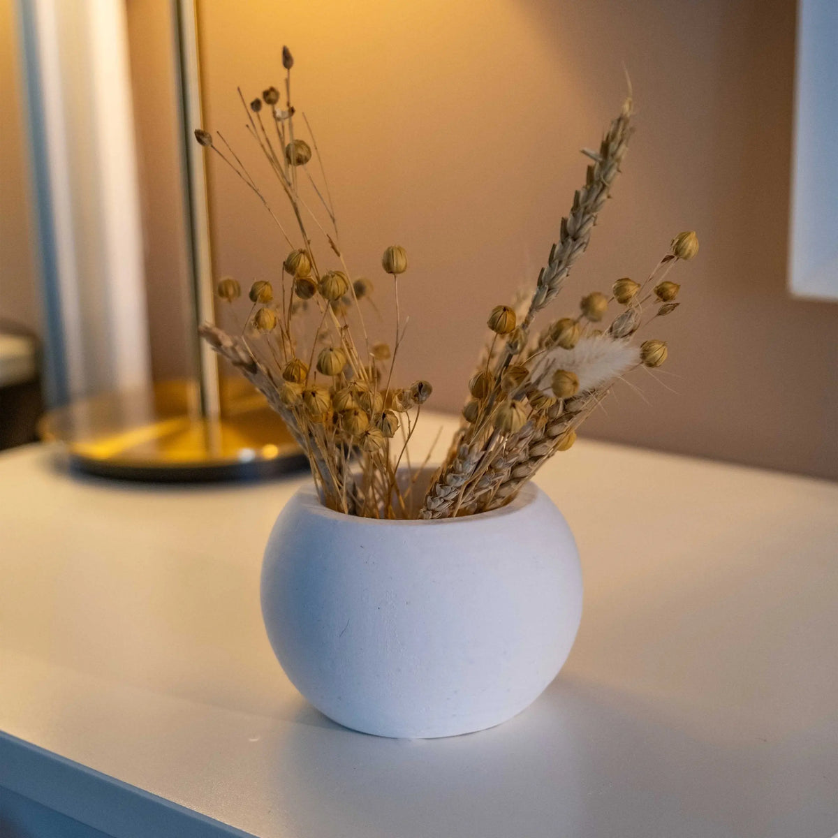 White Concrete Round Pot Gloria Home