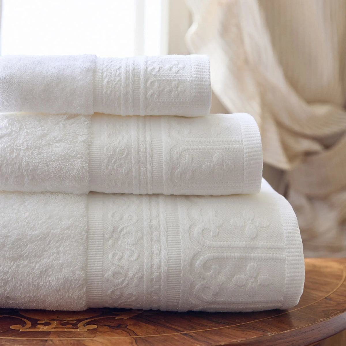White Piazza Bath Towels Torres Novas UK