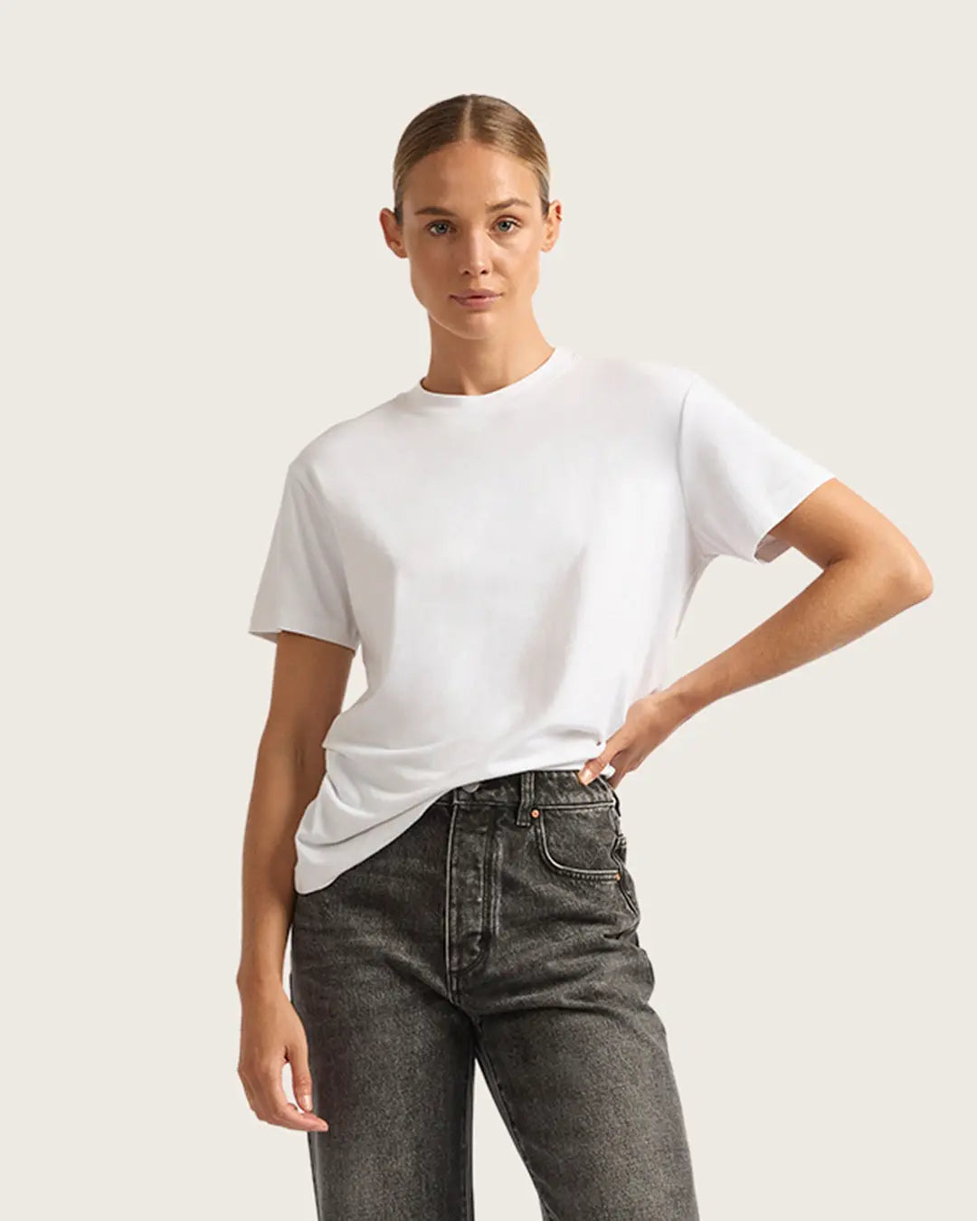 White Women's Classic Crew Neck T-Shirt Boody