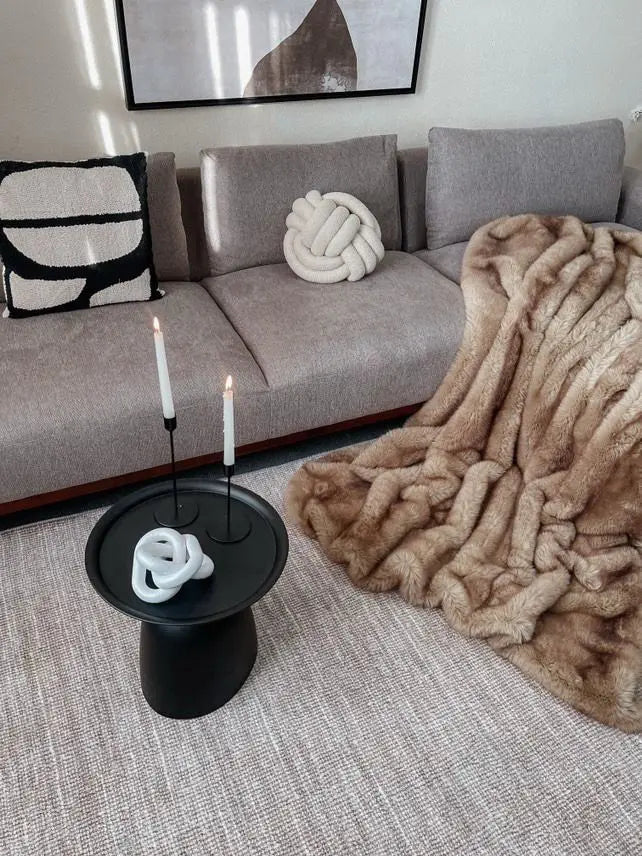 Yūgen Throw Nisu Home