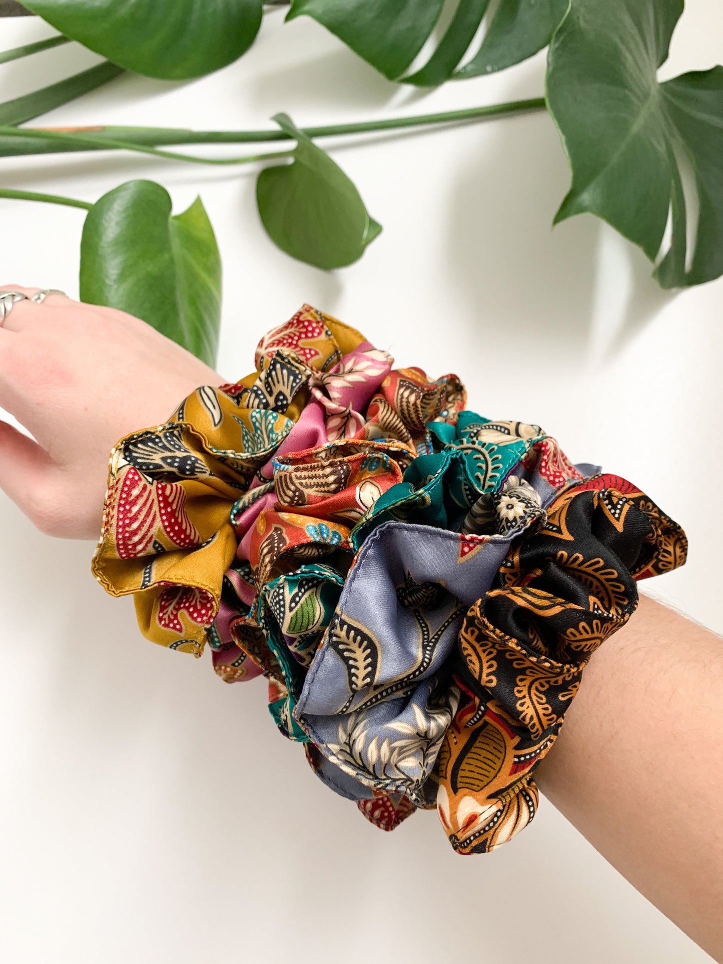 Colourful Hair Scrunchies SUKARA