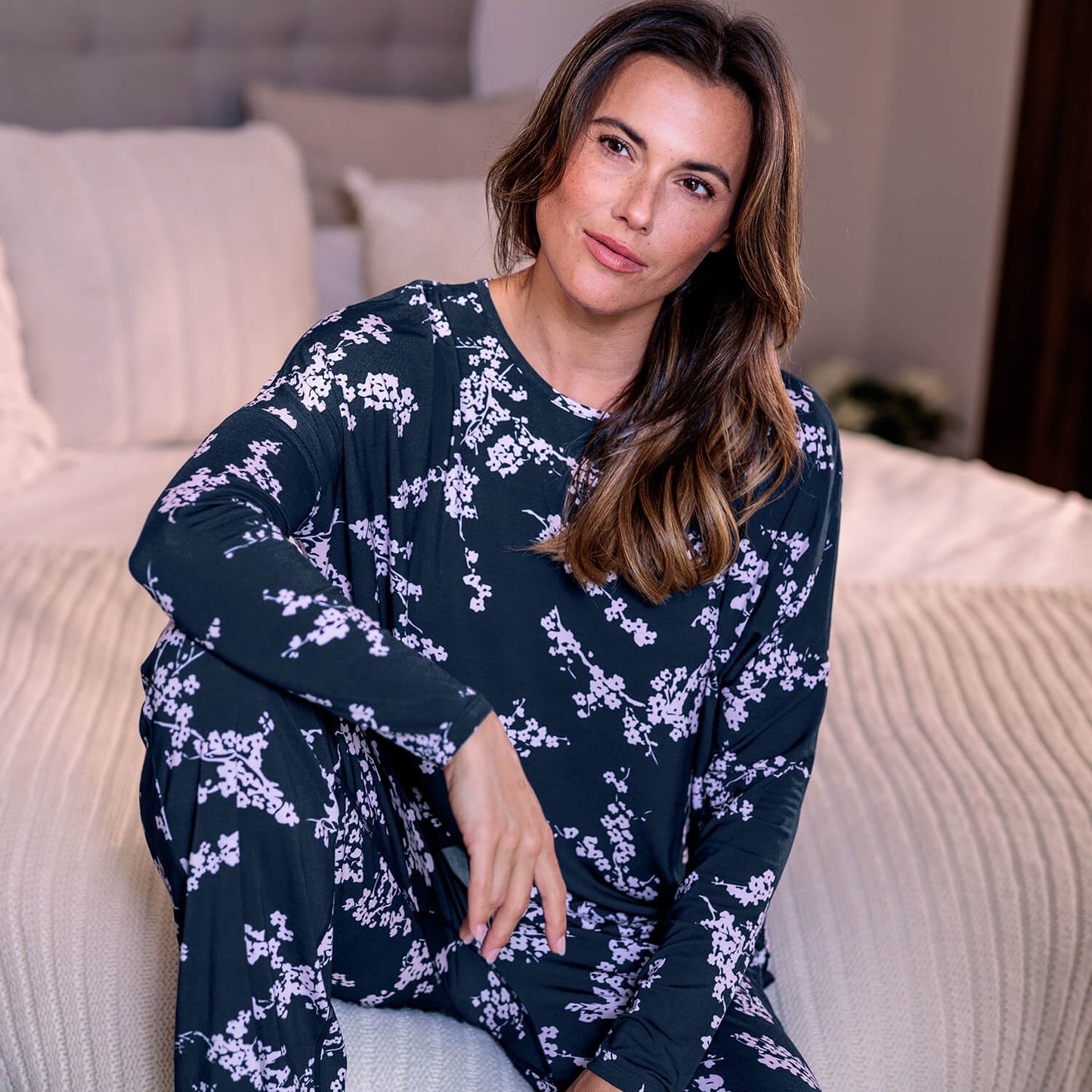 Dagsmejan Women's Balance Long Sleeve Pajama Top - Cherry blossom - image 2