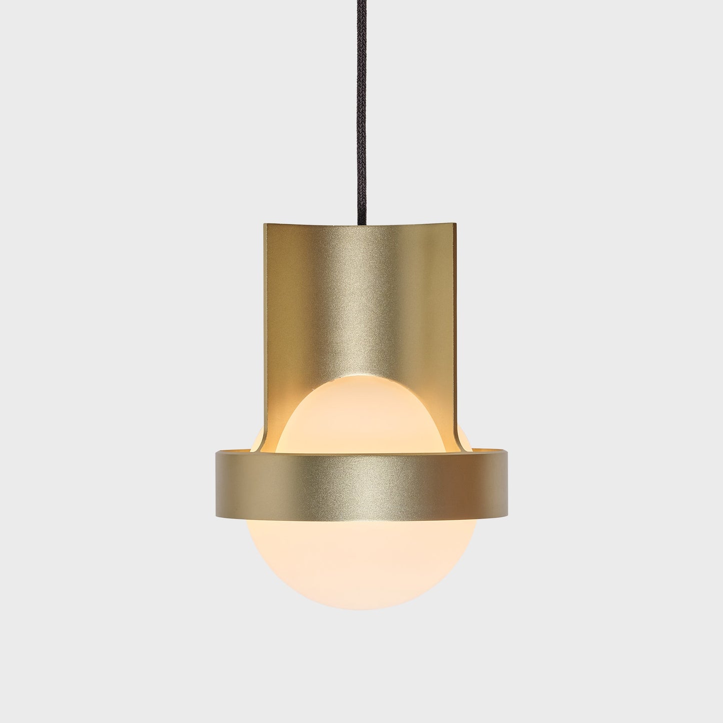 Loop Single Pendant in Gold + Sphere IV Tala