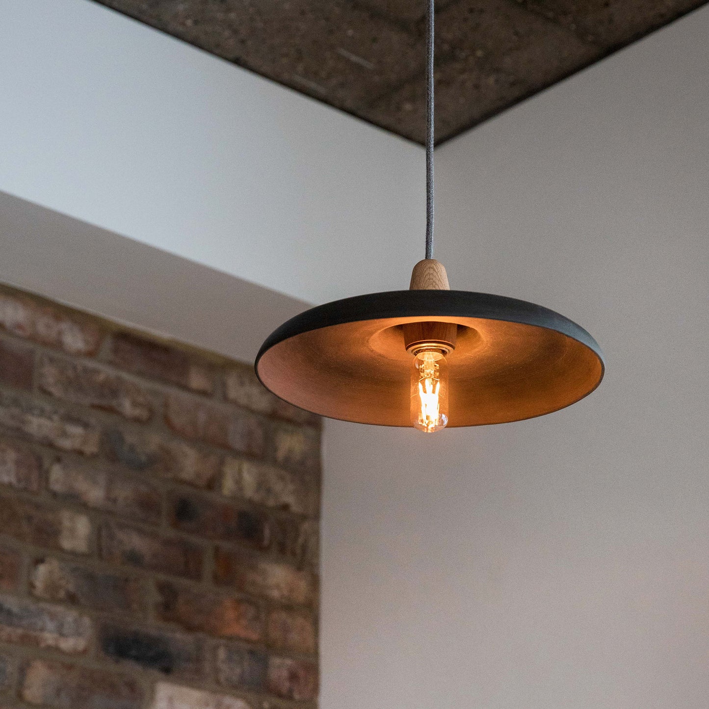 Lurra E27 LED Bulb Tala