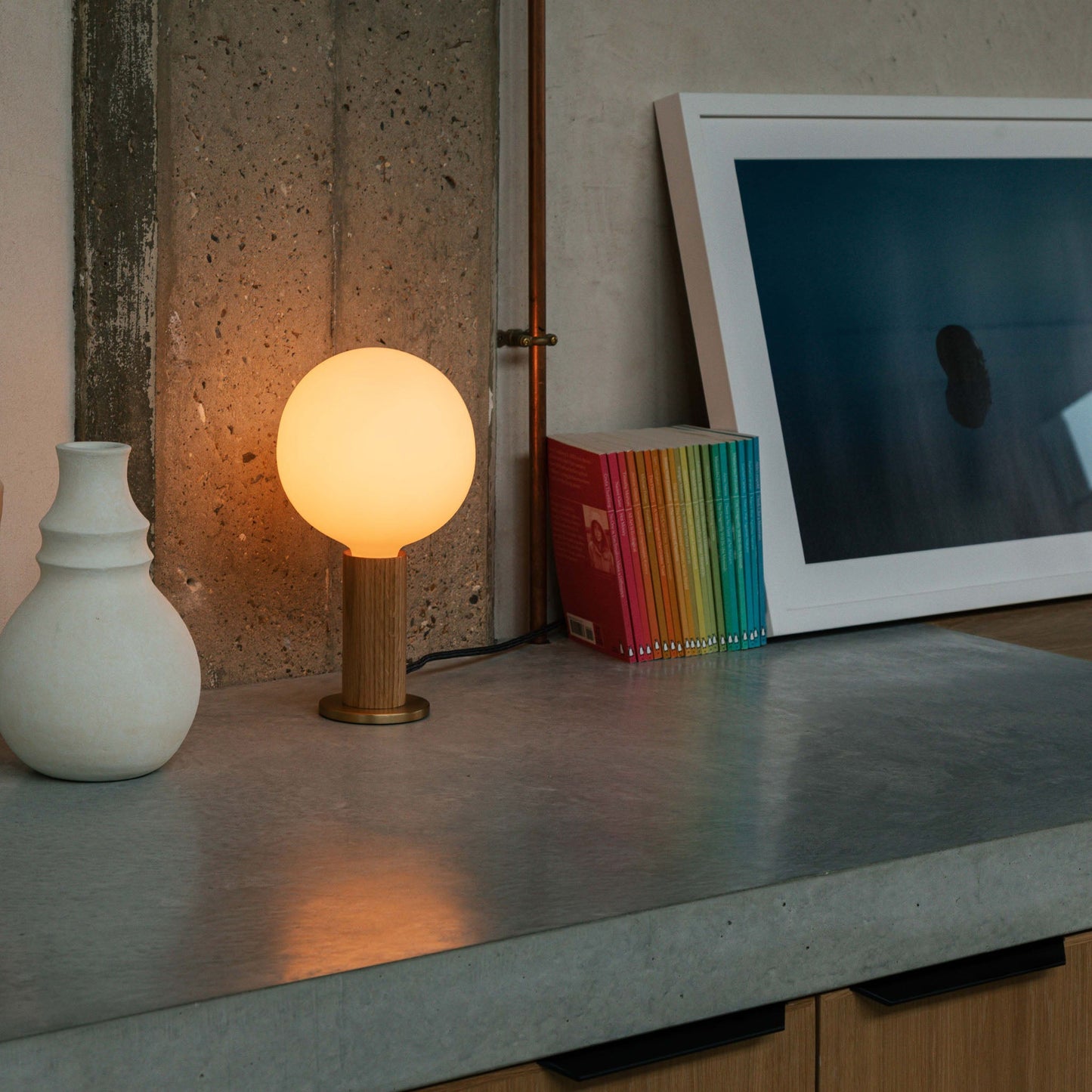 Knuckle Table Lamp in Oak + Sphere IV Tala