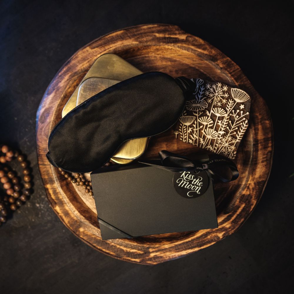 100% LUXURY SILK SLEEP MASK Kiss the Moon
