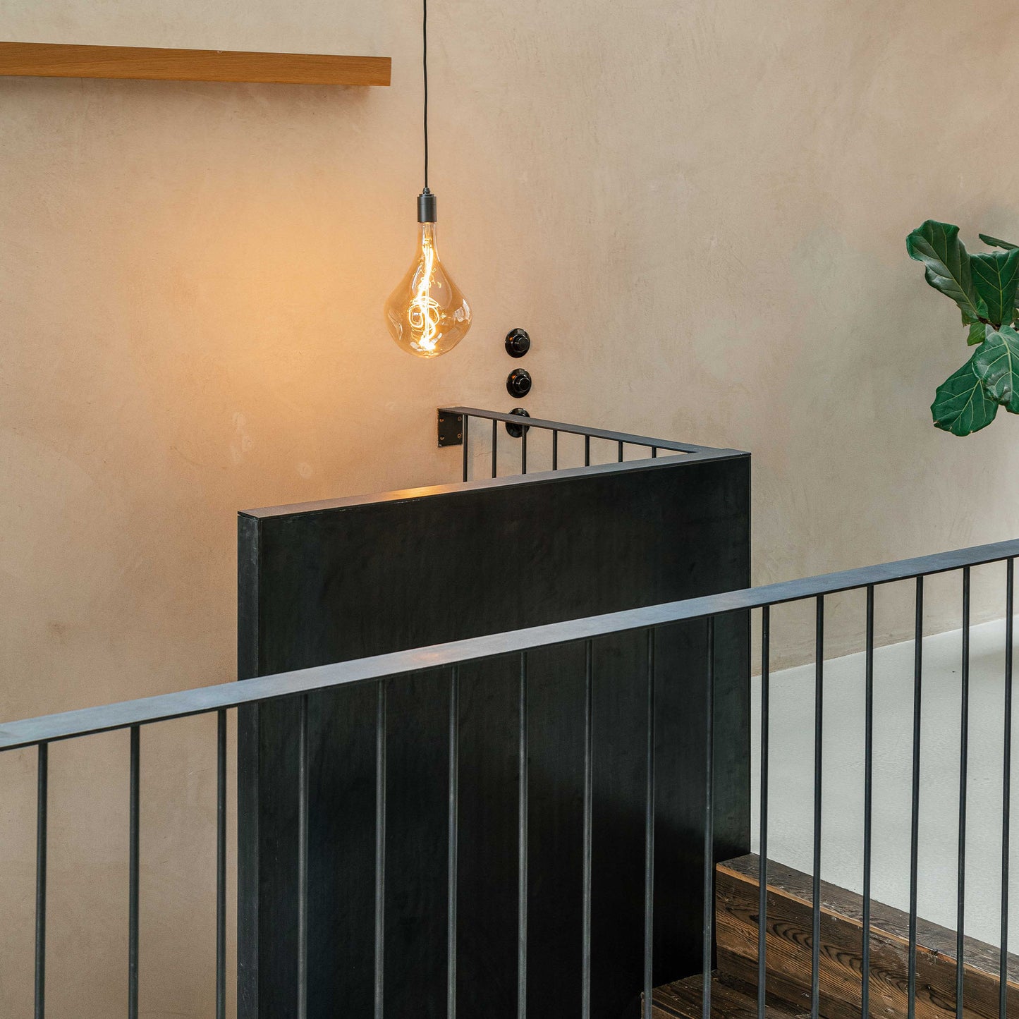 Voronoi III Plug-In Pendant in Graphite Tala