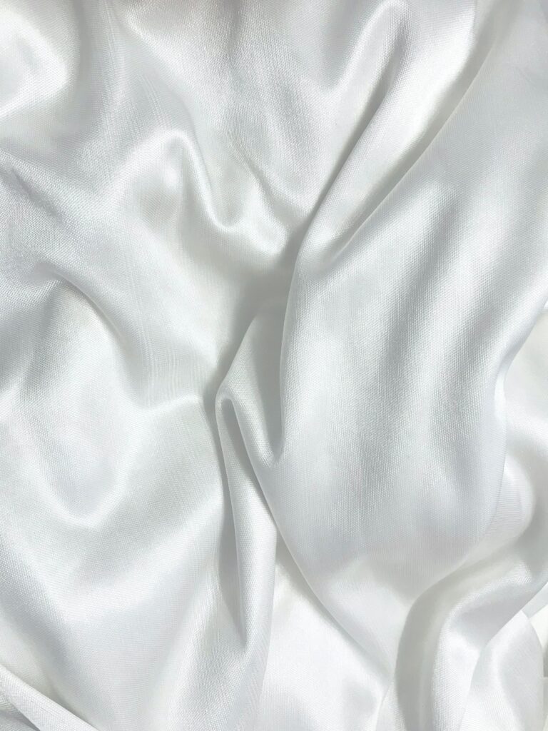 The Benefits of Silk Pillowcases: Experience the Ultimate Luxury